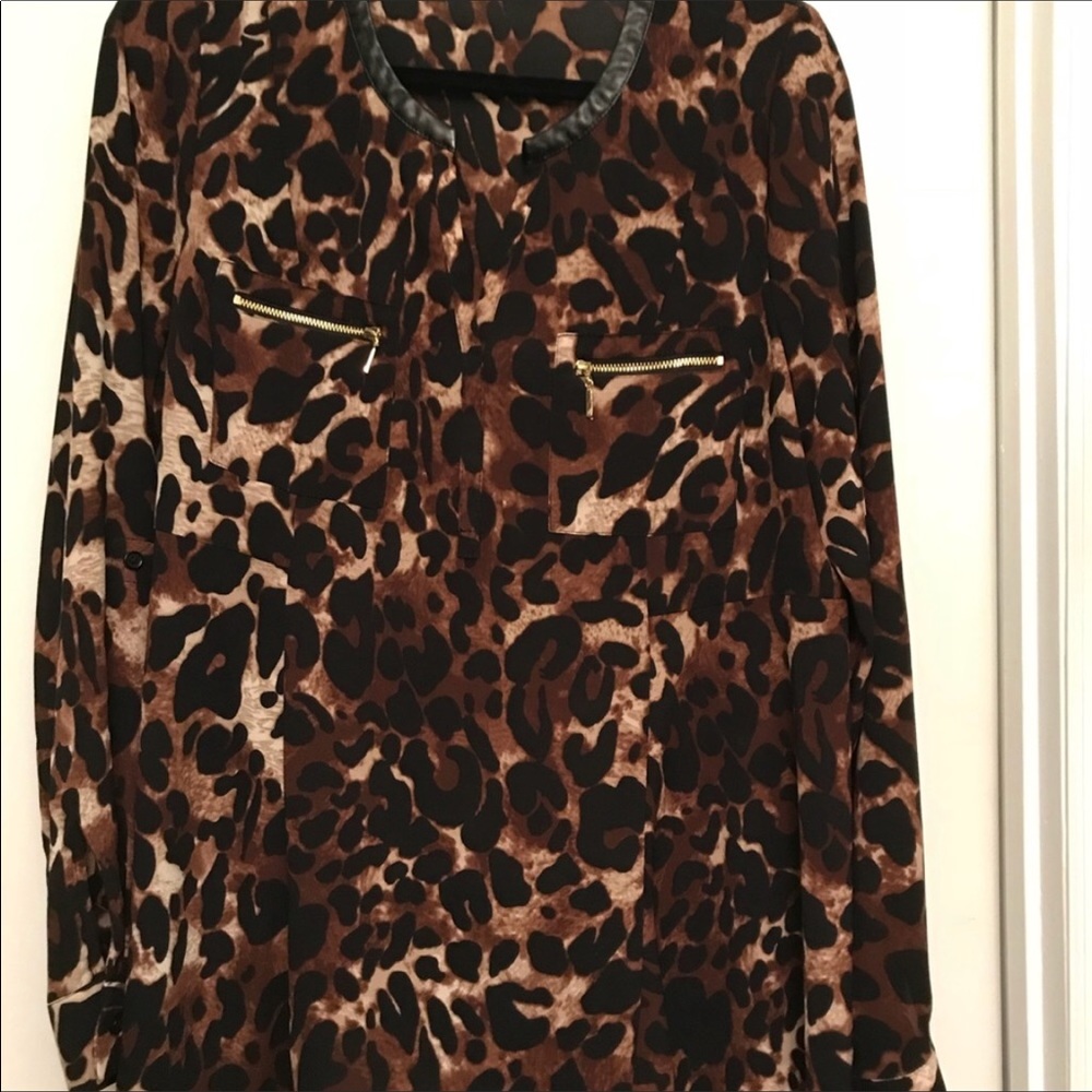 Raffella Women’s blouse